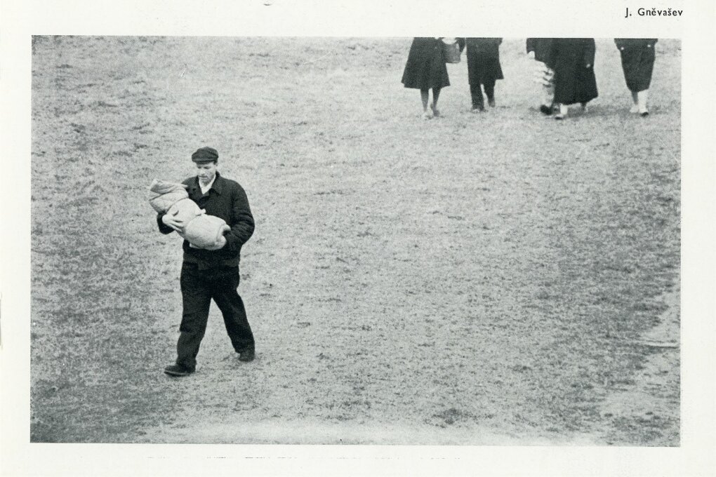 Sovětští spolupracovníci Československého revue Fotografie